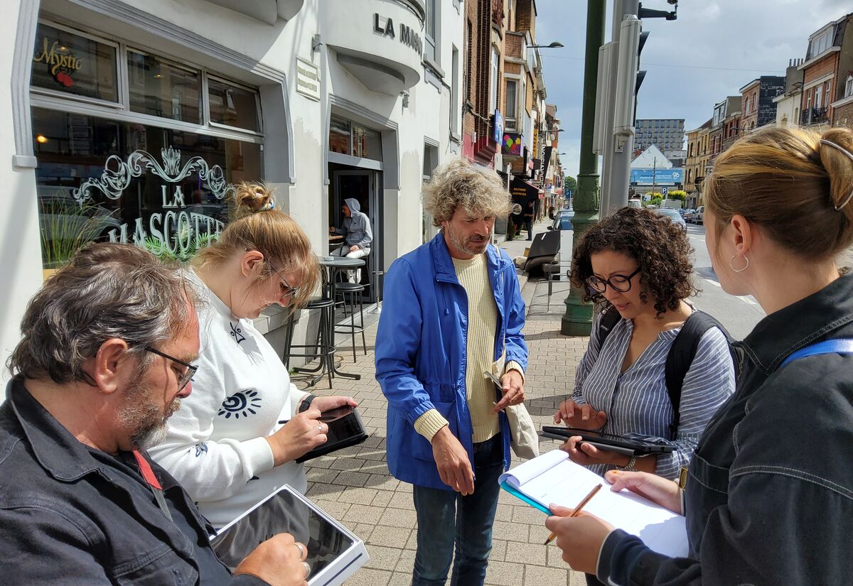 Des relevés de terrain complètent la récolte de données existantes